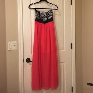 Strapless dress