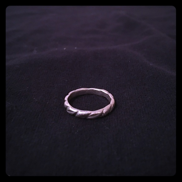 Silver Ring with Leaf Design