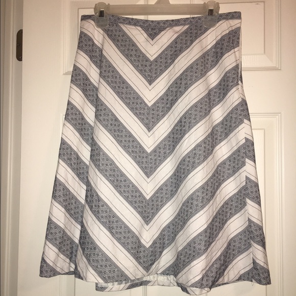 Ann Taylor Loft Size 6 Skirt Navy/White