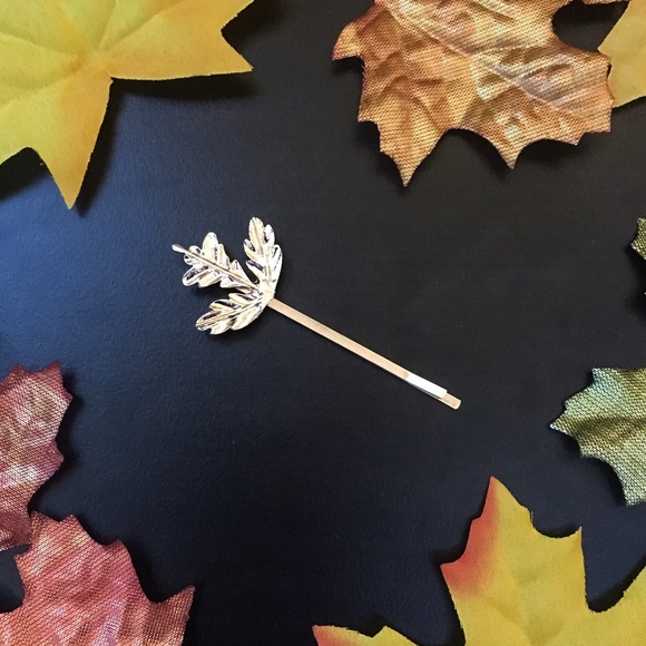 LAST 1 HP 🎉 Gold Oak Leaf Hair Pin - Picture 2 of 2