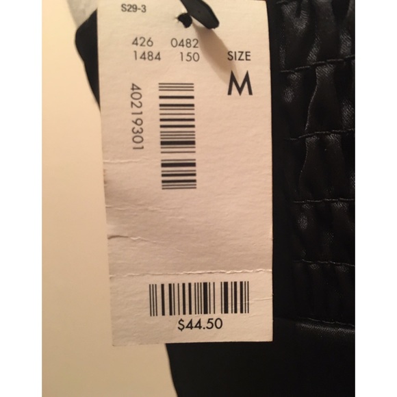 Black staples blouse. - Picture 3 of 3