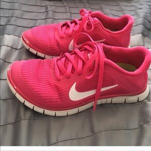 Pink nike free for @chelssss155