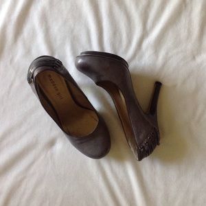 Madden Girl Dark Grey Leather/Patent Pumps