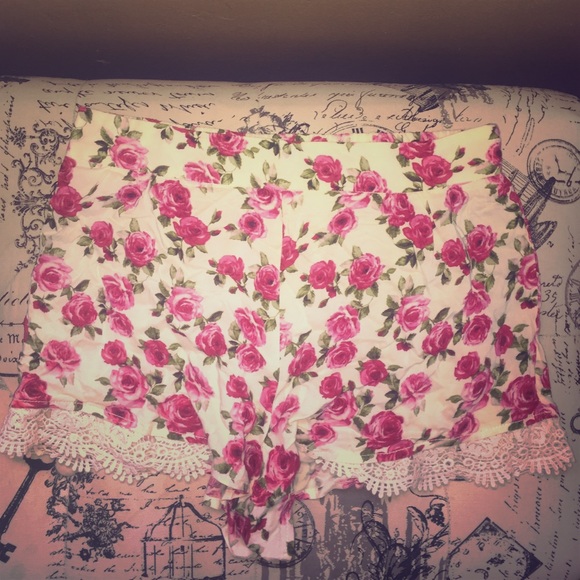 Floral woven shorts - Picture 1 of 2