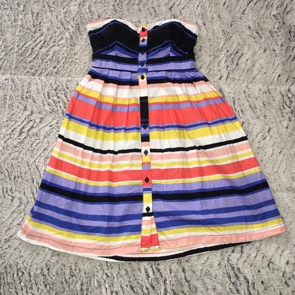 Cute strapless dress with pockets