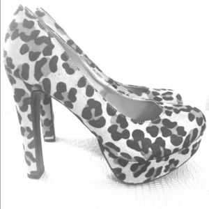 🌺NWOT🌺 Gorgeous Cheetah Print Pumps