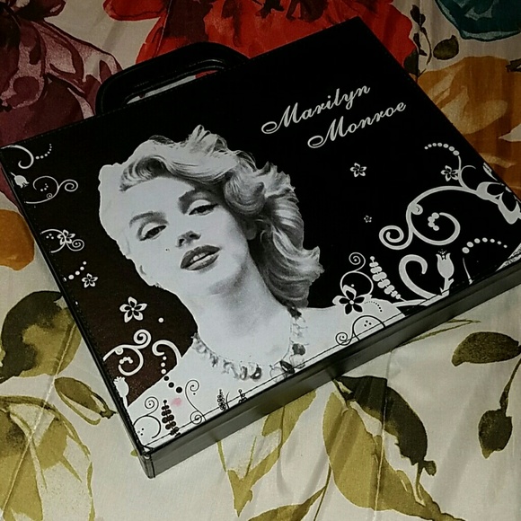 Marilyn Monroe makeup storage case