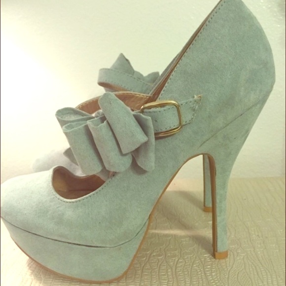 Shoes - Mint/Seafoam green Bow Pumps!