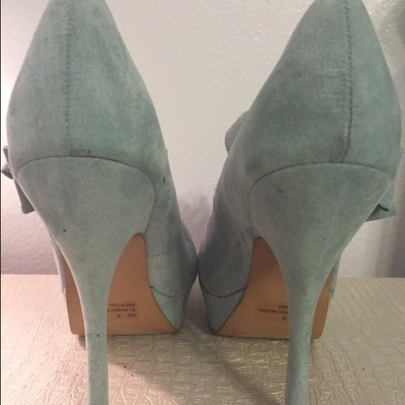 Mint/Seafoam green Bow Pumps! - Picture 2 of 4