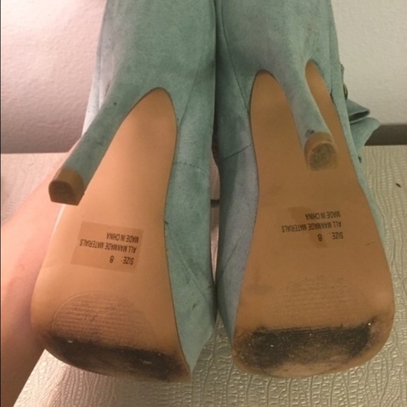 Mint/Seafoam green Bow Pumps! - Picture 4 of 4