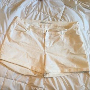 Old navy white boyfriend shorts size 16