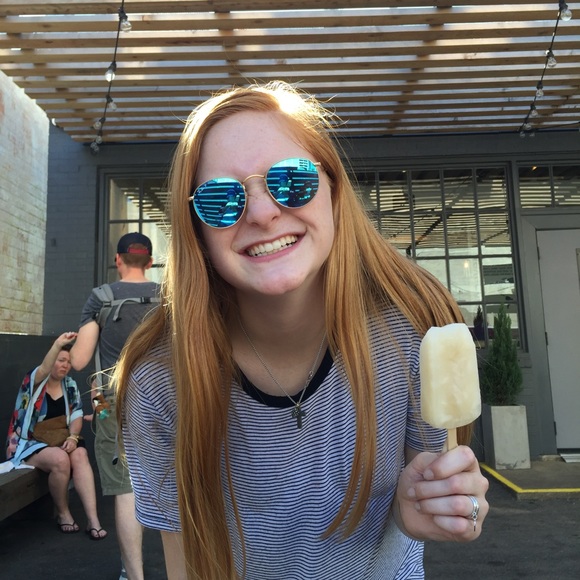 Meet your Posher, Laurel - Picture 1 of 1