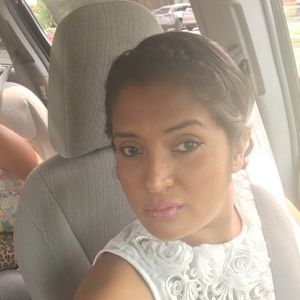 Meet your Posher, Claudia