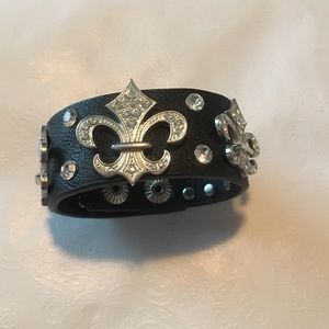 Fleur de lis bracelet