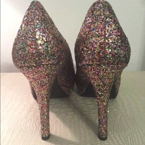 🌺NWOT🌺 Multi-colored glitter pumps - Picture 2 of 4