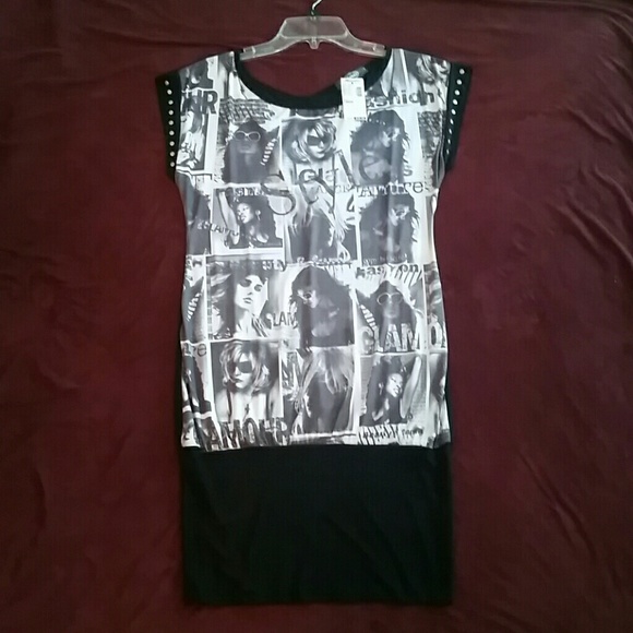 Dress with black and white fashion print