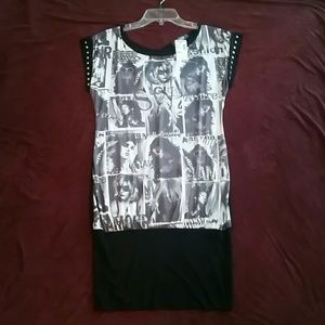 Dress with black and white fashion print