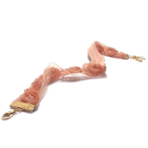 "Dexter Rose" Rosette Choker in Dusty Rose