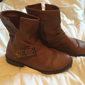 Well worn size 10 just fab above the ankle boots