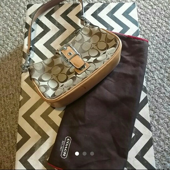 Authentic Coach handbag - Picture 2 of 3