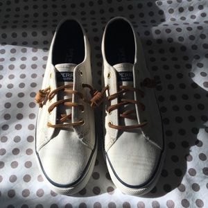 Never worn Sperry Seacoast canvas sneakers