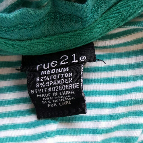 Rue 21 Top - Picture 4 of 4