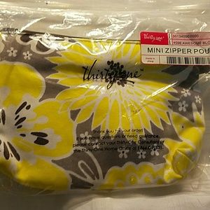 Thirty One Jewelry Bag.  Yellow and light gray
