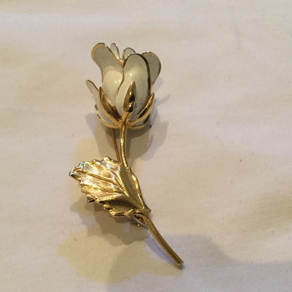 Brooch bundle - Picture 3 of 4