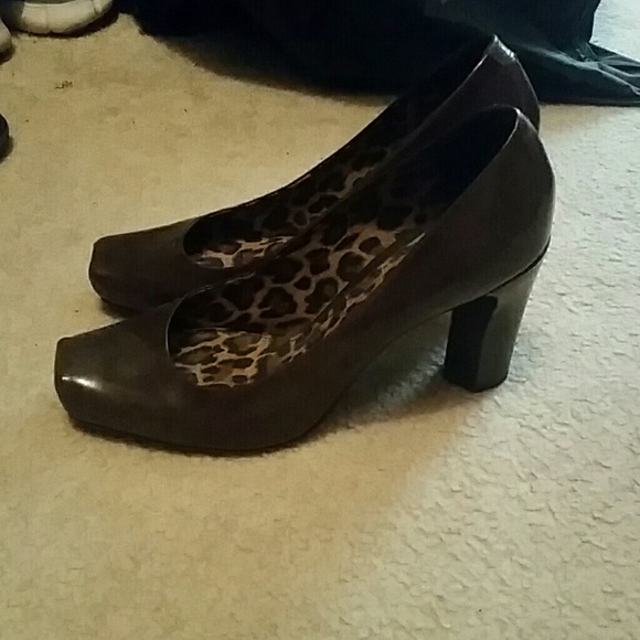 Brown heels - Picture 1 of 2