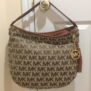 Micheal Kors Shoulder Bag