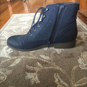 💥🍂Steve Madden Combat Boots