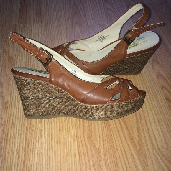 9&Co. Wedges - Picture 2 of 3