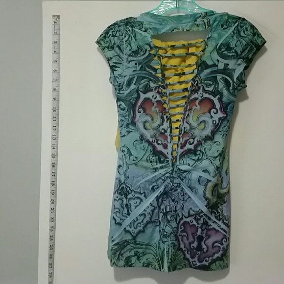 Heart shaped locket tattoo open back tshirt - Picture 4 of 6