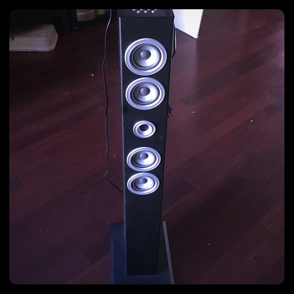 Sound logic speaker - plug your phone right in!! - Picture 1 of 3