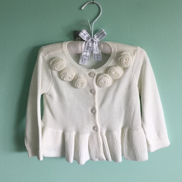 Off white cardigan with flower collar