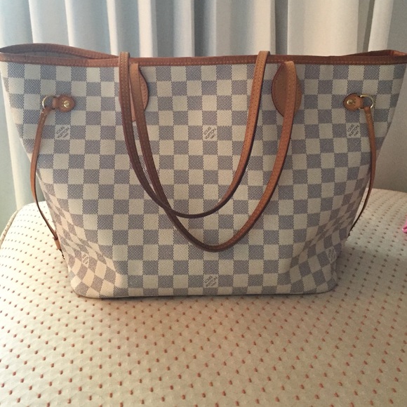 Louis Vuitton Handbags - Final Markdown! LV Neverfull MM