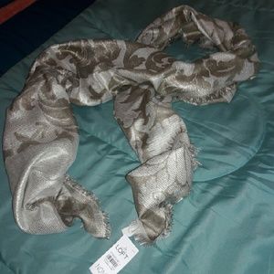 Clearance ..NWT Anne Taylor LOFT Shimmery Scarf