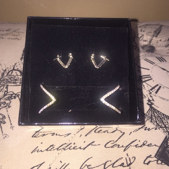 Victoria's Secret bangle and earring set - Picture 2 of 3