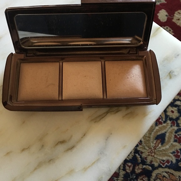 Hourglass ambient lighting pallette