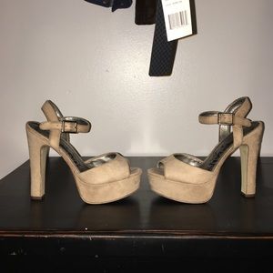Tan suede pumps