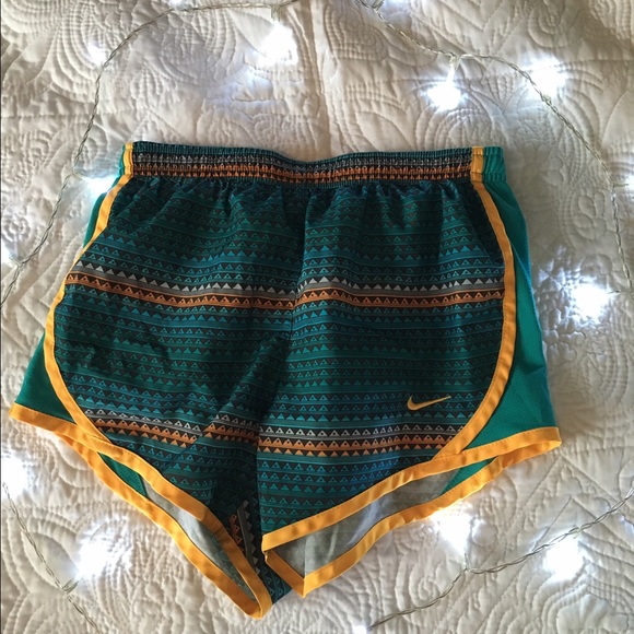 Size:M Kids Nike shorts