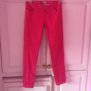 Hot pink jeans💖