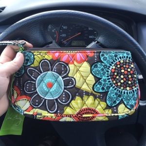 NWT Vera Bradley flower shower wristlet