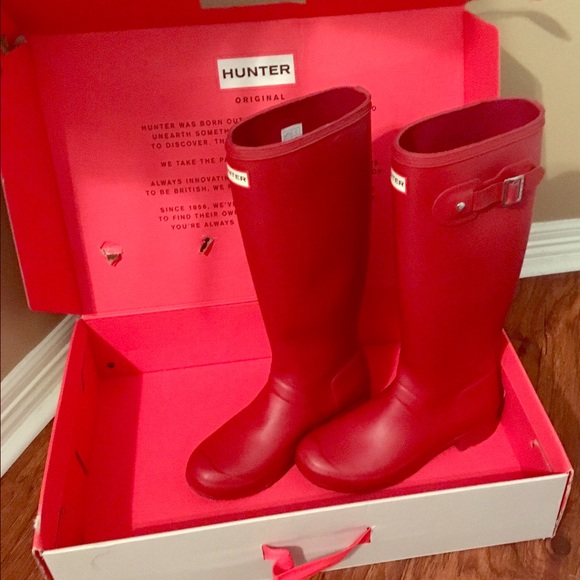 NWOT Tall Red Hunter Rain Boots