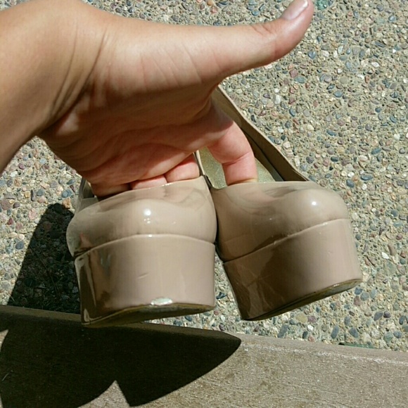 Nude Jessica Simpsons pumps - Picture 3 of 4