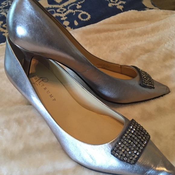 Ivanka Trump silver shoe 9 1/2
