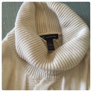 Beautiful sweater w/cowl neck