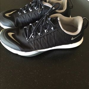 Nike tennis shoes used but excellent condition.