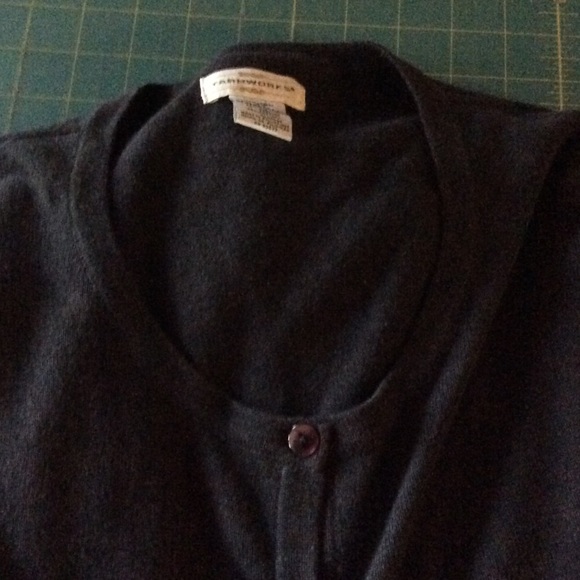 $10 2 sweaters - Picture 2 of 3