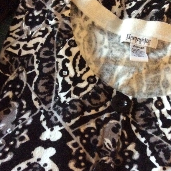 $10 2 sweaters - Picture 3 of 3